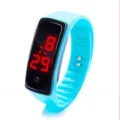 Reloj deportivo digital LED de silicona azul claro con pantalla roja para niños - Azul lago