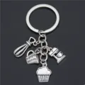 Antiek zilveren baksleutelhanger met gardemixer en cupcake bedeltjes - Creatief Bakken Thema (13)
