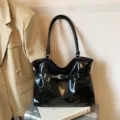 Sac cabas noir brillant avec ceinture décorative pour un look de bureau décontracté - Sac Seul / Noir