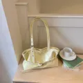 Cremegelbe koreanische Umhängetasche für Damen mit Schnallendetail - Einzelne Tasche / Gelb