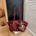 Sac fourre-tout bordeaux vintage élégant avec cordon de serrage et charmant petit ours - Avec Pendentif / Bordeaux