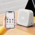 Kabelloser Bluetooth Werbelautsprecher für Geschäfte mit App-Steuerung und verschiedenen Stimmen. - Weiß