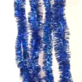 Nahaufnahme der glänzenden Textur einer blauen Metallic-Girlande für festliche Partys - 7CM Breit (2 Meter Lang) / Blau