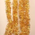 Nahaufnahme von funkelnder goldener Lametta-Girlande für Weihnachts- und Partydeko - 7CM Breit (2 Meter Lang) / Gold