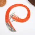 Detailansicht der 2 mm dicken orangen gewachsten Halsketten mit silbernen Karabinerhaken - Orange