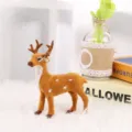 Figura realista de reno de peluche marrón para decoración navideña - 15cm