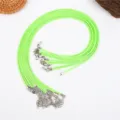Detail von 2mm neongrünen gewachsten Halskettenkordeln mit Karabinerverschluss für DIY-Schmuck. - Hellgrün