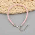 Detailansicht eines rosa geflochtenen Wachskordelarmbands mit silberfarbenem Karabiner - 3.0MM,17+5CM / Rosa