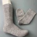 Detailansicht dicker Merinowollsocken, wärmende Frottee-Struktur, ideal für kalte Wintertage. - Einheitsgröße / Grau