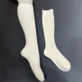 Calcetines altos de punto acanalado liso para mujer, cómodos y suaves para diario. - 36-40 / Blanco Roto