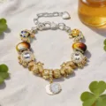 Bracciale charm fai-da-te con api dorate, girasoli e perle di cristallo scintillanti su catena. - 16cm / Stile Ape Ambra (Z-001)