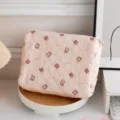 Neceser rosa acolchado con lindos motivos de osos y cupcakes para organizar viajes - Oso