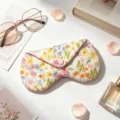 Funda portátil de tela acolchada para gafas con estampado floral y botón de corazón rosa - Estampado de plantas florales