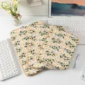 Funda acolchada para portátil con bordado de margaritas para tableta y ordenador - 11" / Beige Bordado
