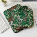 Funda acolchada verde para portátil con elegante bordado floral en varios tamaños - 11" / Floral Verde Oscuro