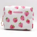 Neceser blanco con estampado de fresas, gran capacidad para maquillaje de viaje - Múltiples Fresas
