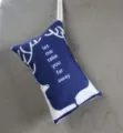 Bolsa desodorante de carbón de bambú azul para coche con estampado de renos blancos - Doble Ciervo