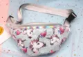 Riñonera de lentejuelas plateadas con patrones de unicornio y correa gris ajustable - Unicornio de Corazón