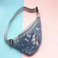 Linda riñonera de lentejuelas azules con diseño de unicornio para niñas y estudiantes - 2 unicorns with gray background