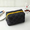 Bolsa de cosméticos grande a cuadros blancos y negros con cremallera amarilla - Azul marino
