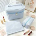 Ensemble de trousses de maquillage de voyage en seersucker à rayures bleues et blanc - Bleu