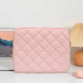 Funda acolchada rosa elegante para iPad Air de 11 pulgadas con diseño de diamantes. - Rosa Argyle