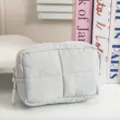 Bolsa de cosméticos de viaje minimalista en nylon acolchado gris claro impermeable - S / Micro Azul