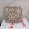 Bolsa de almacenamiento de peluche con estampado de leopardo y tirador rosa suave - Marrón
