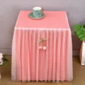 Copertura antipolvere rosa trapuntata per comodino con gonna in rete e ciondolo di ciliegia. - 50*40*A 45 cm / Serie tulipano romantico - Rosa