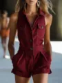 Elegante tuta corta estiva casual da donna senza maniche con bottoni frontali e tasche rosso. - XS / Rosso scuro