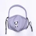 Detalle de mascarilla infantil gris con logo de panda y protector - Talla única / Cartoon valve light gray