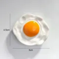 Ρεαλιστικό 3D μαγνητάκι ψυγείου σε σχήμα τηγανητού αυγού με διαστάσεις 5x4,5cm - Τηγανητό Αυγό