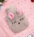 Housse de bouillotte en peluche lapin mignon avec yeux brodés et oreilles roses - Beige