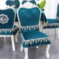 Housse de chaise en velours bleu canard avec bordure en dentelle et broderie cygne - Coussins de chaise de style européen (Commander selon la quantité) / Bleu velours de style européen