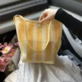 Bolso tote de malla a rayas amarillas y blancas para vacaciones de verano - L / Amarillo