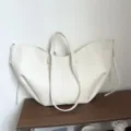 Bolso tote grande blanco de cuero granulado con diseño plisado y correa - L / Blanco