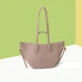 Bolso tote de ala rosa palo vintage en cuero sintético texturizado para uso diario - Gris