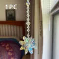 Dettaglio ravvicinato dell'acchiappasole a fiocco di neve in cristallo cangiante lungo 15 cm - Nuovo fiore di cristallo colore AB