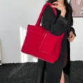 Rode oversized gewatteerde puffer draagtas met bijpassend ritszakje voor herfst en winter - Rood
