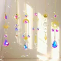 Vista dettagliata di sei acchiappasole in cristallo con motivi celesti ed effetti arcobaleno - Scacciapensieri da 6 pezzi --- B02 oro