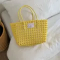 Leuchtend gelbe, handgefertigte Korbtasche für den Strandurlaub und Sommer-Style - Gefüttert / Gelb