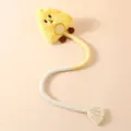 Vista dettagliata del gioco per gatti con lunga corda intrecciata e testa peluche - Circa 50cm / Cheese