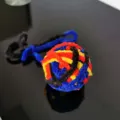 Pallina di lana colorata interattiva per gatti con coda lunga 40 cm per rincorrere e giocare - 5cm / N. 3 giallo, blu, nero e rosso