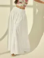 Vista detallada de la falda larga blanca con volantes, cintura alta elástica y estilo. - S / Blanco