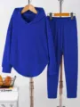 Detalle de chándal plisado azul, sudadera con capucha y pantalón de set para mujer. - S / Top y Pantalones / Azul