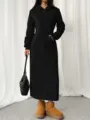 Schwarzes Kapuzenkleid Detail, langer Ärmel, lässiger Stil, weicher Stoff mit Tasche. - S / Kleider / Schwarz