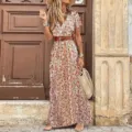 Vestido largo bohemio con estampado floral para mujer, cuello en V, manga corta y cinturón elegante. - S / Rojo