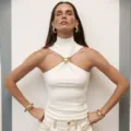Top blanco sin mangas elástico para mujer con anillo dorado, elegante moda de verano. - S / Tops / Blanco Roto