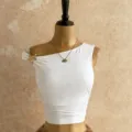 Donna top corto monospalla estivo casual tinta unita vestibilità slim senza maniche - XS / Top / Bianco