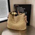 Große hohle Stroh-Strandtasche mit einem lebhaften, farbenfrohen Web-Schultergurt - Einfarbig Cremeweiß